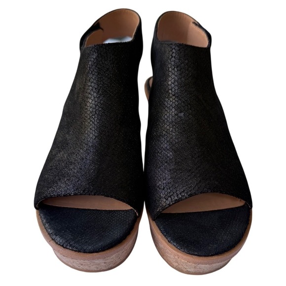 Johnson And Murphy Shoes - NWT Johnston & Murphy Jade Wedge Sandals, Black Snake Print Cork Wedge, Size 9